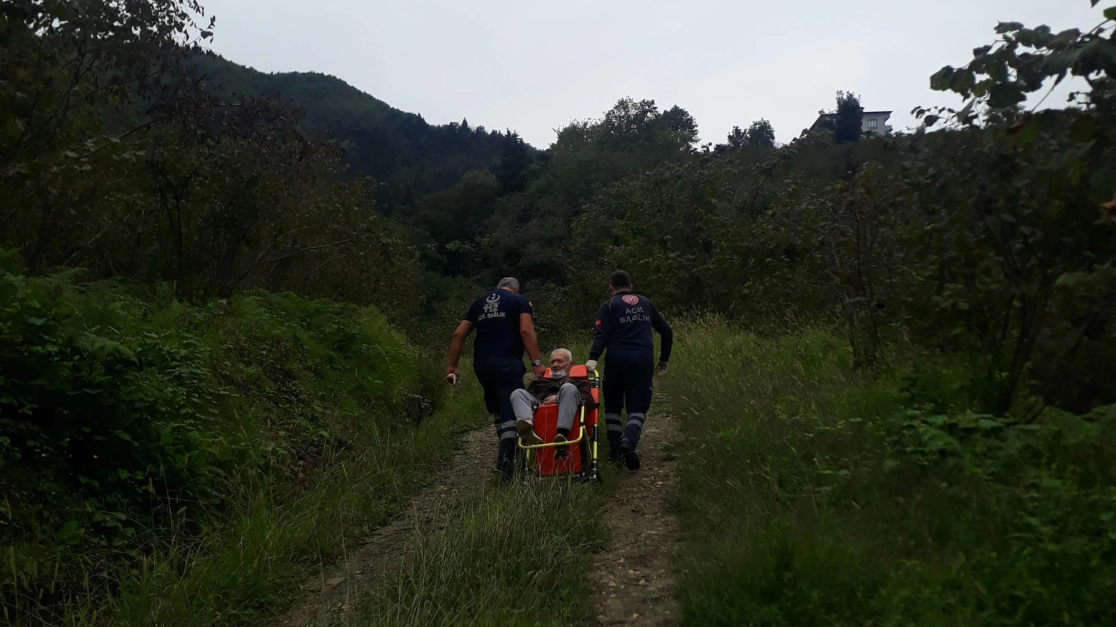 Araklı Değirmencik Mahallesi’nde diyaliz hastasının yol çilesi