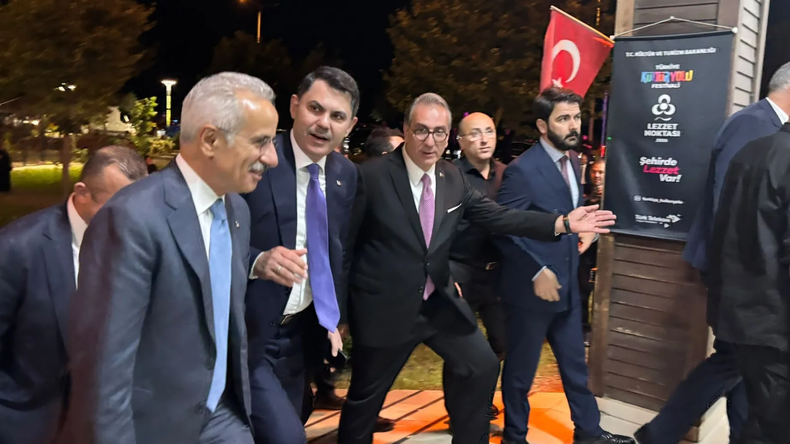 Bakanlar Uraloğlu ve Kurum Sürmene Çıkarma Yaptı